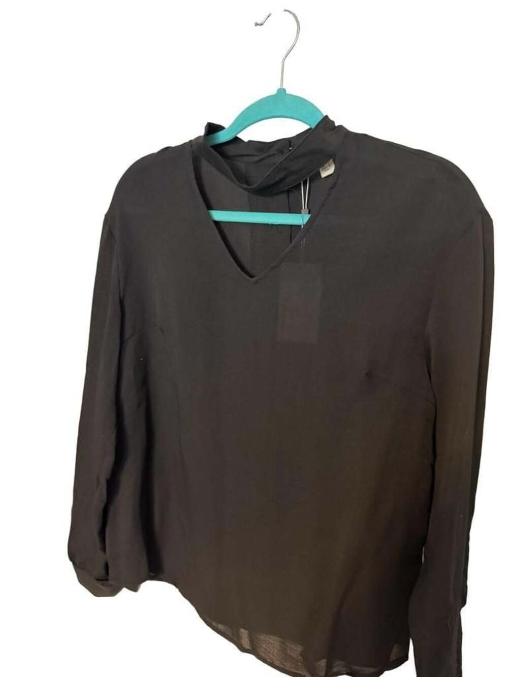 THEKorner Black Long Sleeve Keyhole Blouse
